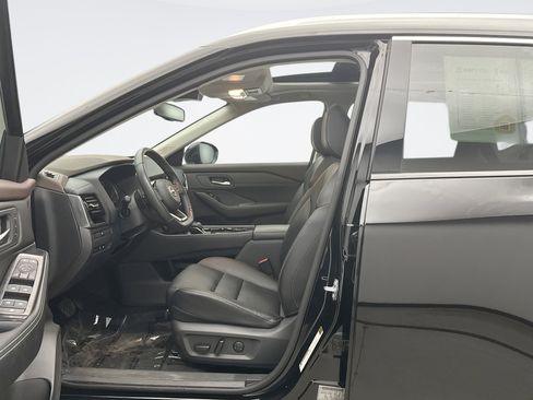 Used 2023 Nissan Rogue SL w/ SL Premium Package image 11