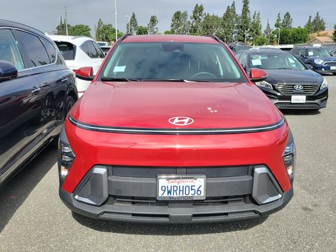 Used 2025 Hyundai Kona SEL AWD/4WD image 2