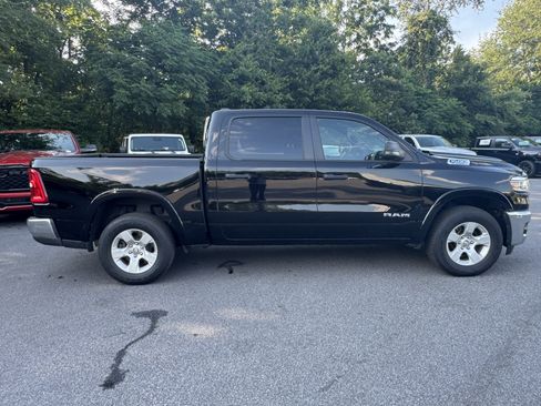 Used 2025 RAM 1500 Big Horn AWD/4WD image 4