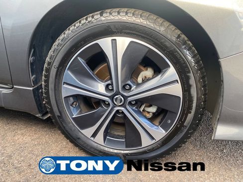 Used 2018 Nissan Leaf SV FWD image 9