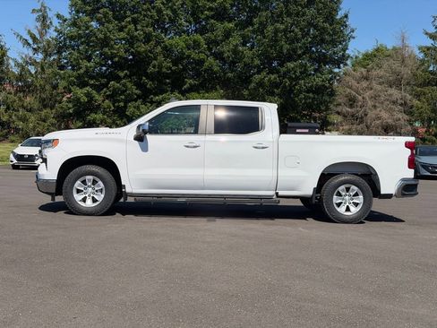 Used 2022 Chevrolet Silverado 1500 LT w/ Safety Package AWD/4WD image 3
