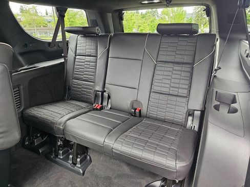 New 2026 Cadillac Escalade ESV Platinum Sport w/ LPO, ONYX Package AWD/4WD image 18