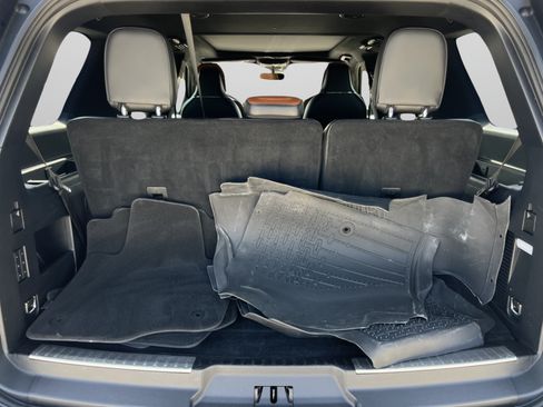 Used 2020 Lincoln Navigator Reserve w/ Luxury Package RWD image 29