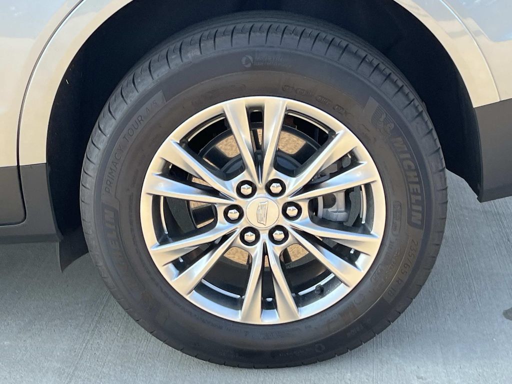 Certified 2023 Cadillac XT5 Premium Luxury w/ Technology Package FWD image 12