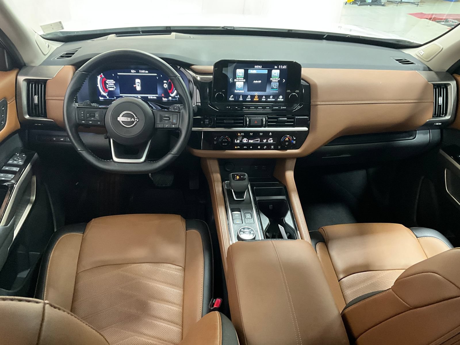 Used 2025 Nissan Pathfinder Platinum w/ Cargo Package AWD/4WD image 15