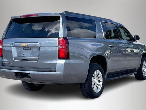 Used 2018 Chevrolet Suburban LT RWD image 5