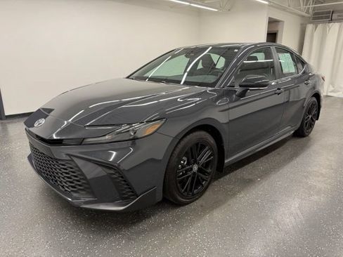 Certified 2025 Toyota Camry SE w/ Convenience Package AWD/4WD image 5