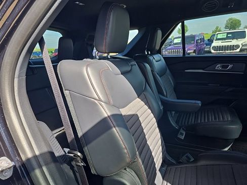 Used 2025 Ford Explorer ST-Line AWD/4WD image 79