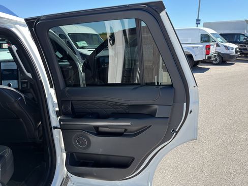 Certified 2023 Ford Expedition Platinum AWD/4WD image 16
