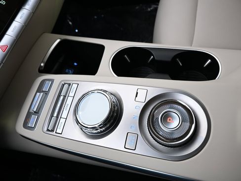 Used 2025 Genesis GV70 2.5T Select w/ Advanced Package image 33