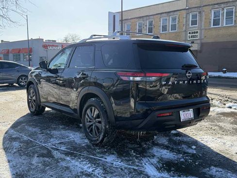Used 2022 Nissan Pathfinder SV image 7