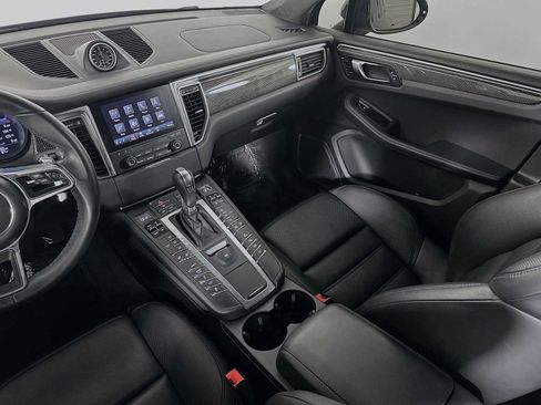 Certified 2018 Porsche Macan Turbo AWD/4WD image 26