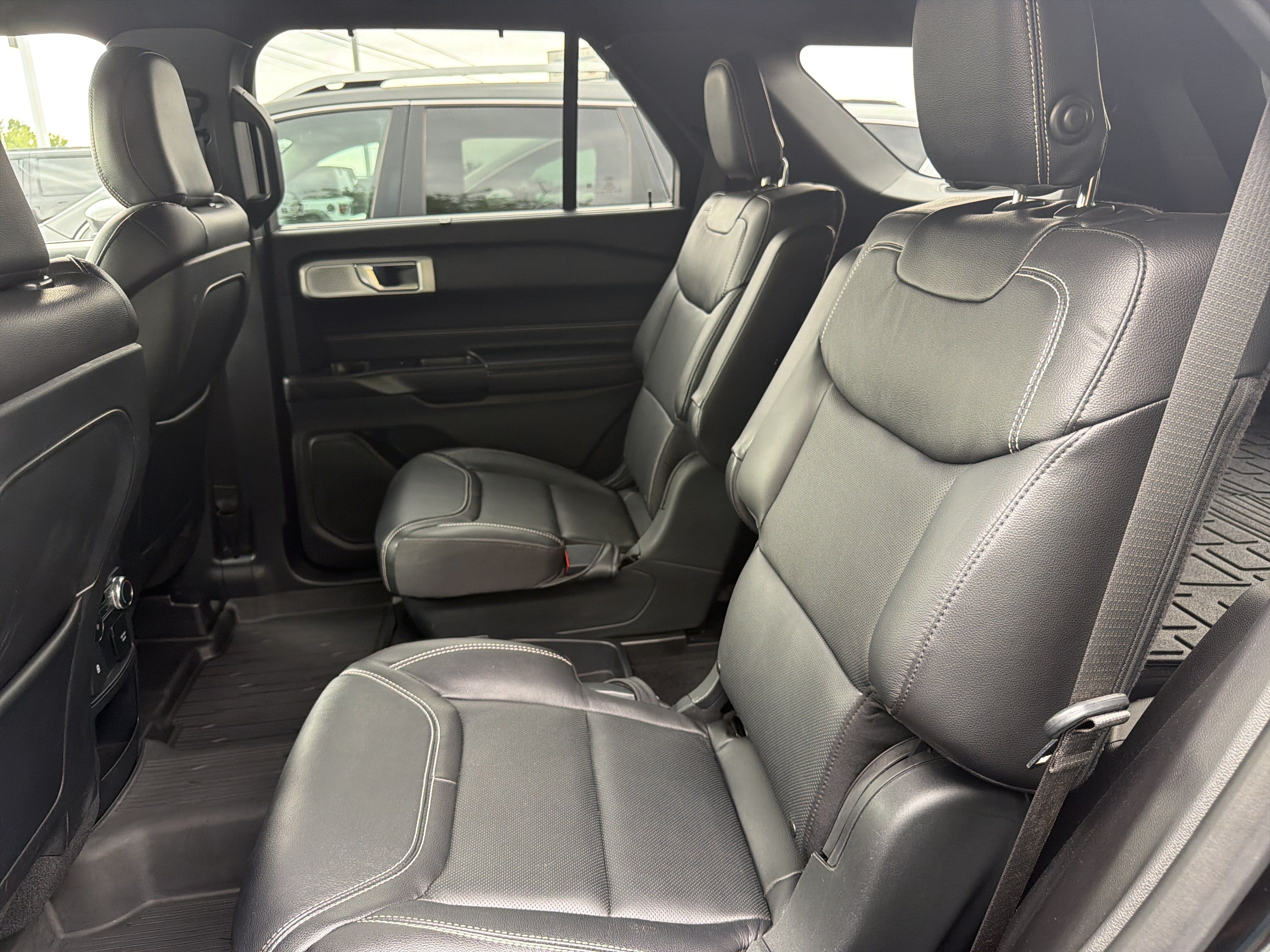 Used 2020 Ford Explorer ST w/ Premium Technology Package AWD/4WD image 17