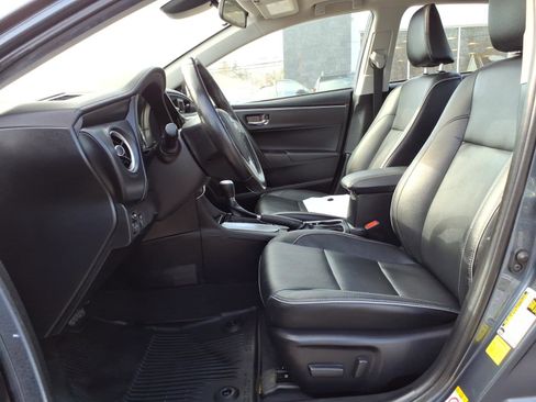 Used 2018 Toyota Corolla XLE image 7