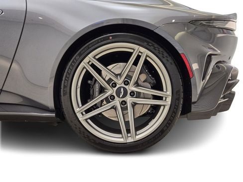 New 2025 Aston Martin V8 Vantage Coupe image 15