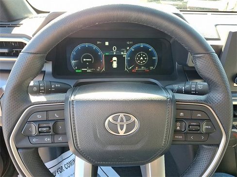 Used 2025 Toyota 4Runner TRD Off-Road image 18
