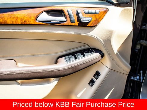 Used 2018 Mercedes-Benz GLE 550e 4MATIC image 25