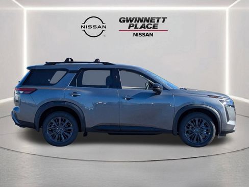 New 2026 Nissan Pathfinder SL image 6