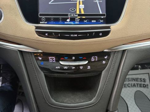 Used 2017 Cadillac XT5 Platinum AWD/4WD image 16