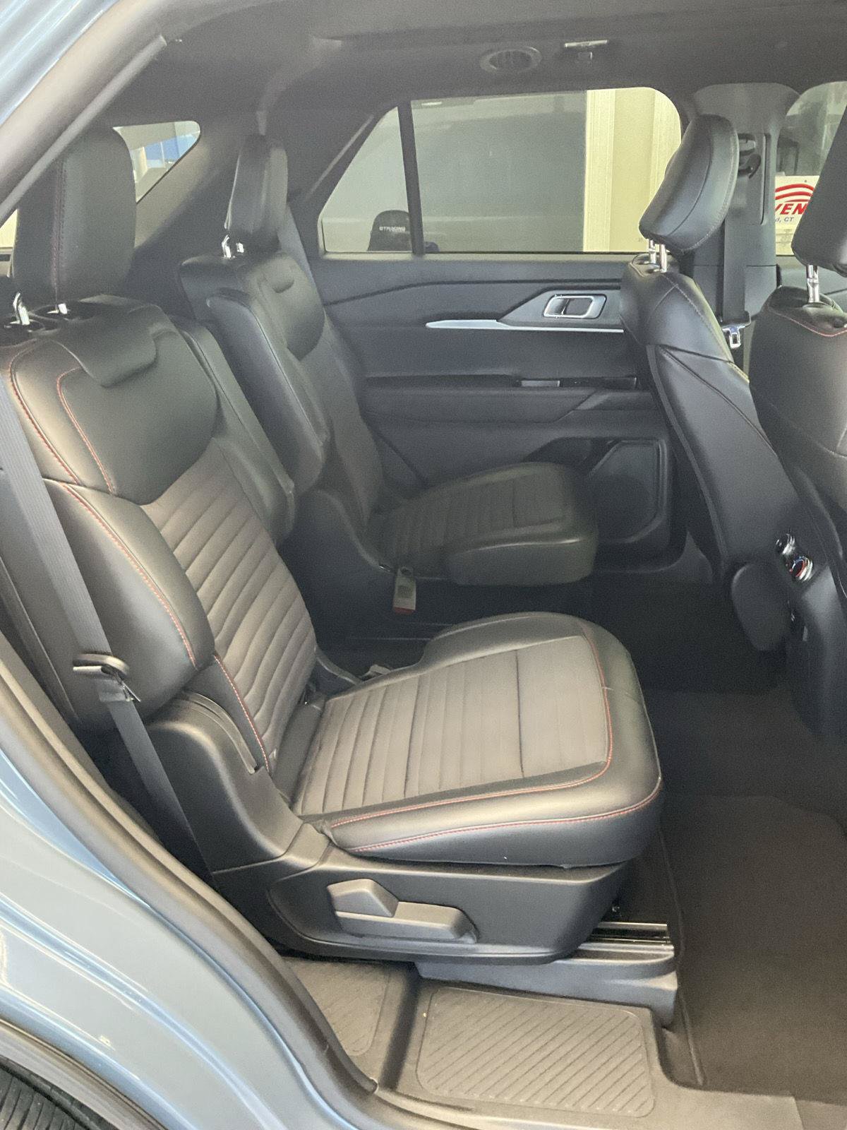 Used 2025 Ford Explorer ST-Line w/ Premium Package AWD/4WD image 14