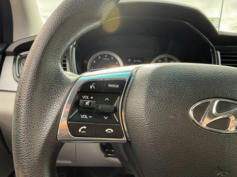 Used 2018 Hyundai Sonata SE FWD image 23