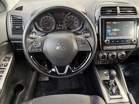 Used 2024 Mitsubishi Outlander Sport SE image 16