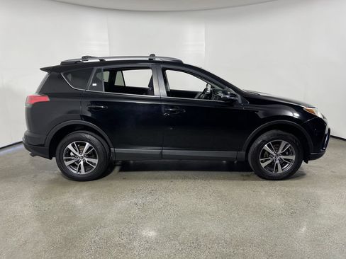 Used 2017 Toyota RAV4 XLE w/ Carpet Mat Package FWD image 2
