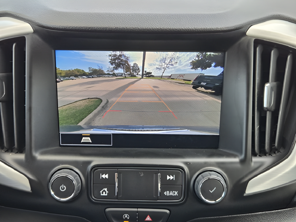 Used 2024 GMC Terrain SLT AWD/4WD image 16