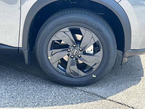 New 2026 Nissan Rogue SV AWD/4WD image 9