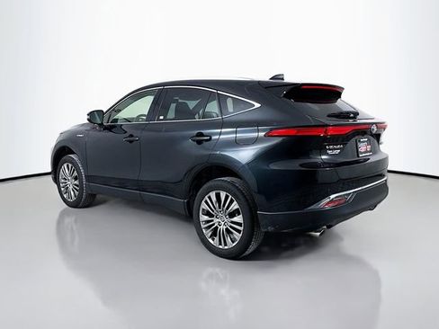 Used 2021 Toyota Venza XLE image 6