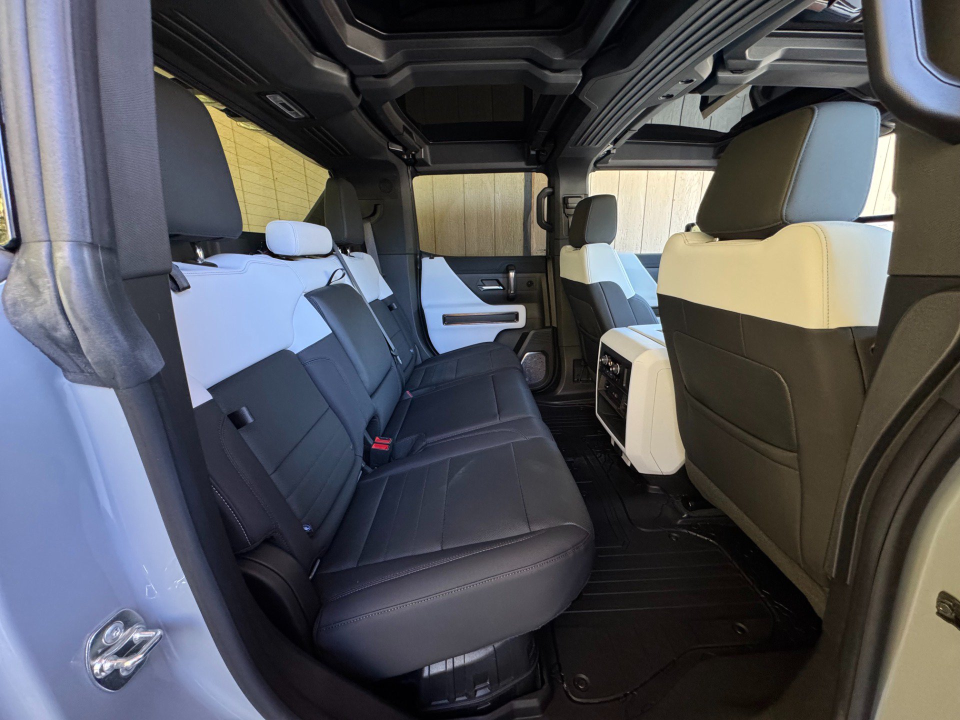 Used 2025 GMC Hummer EV 3X w/ Extreme Off-Road Package AWD/4WD image 40