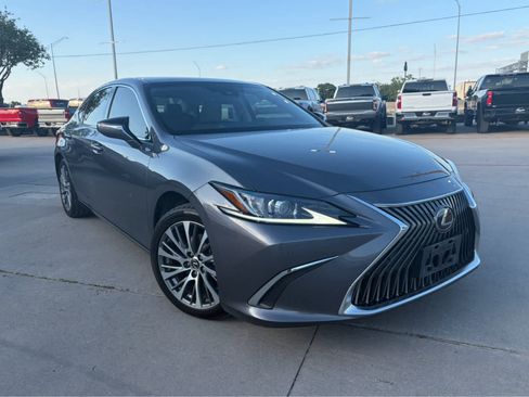 Used 2019 Lexus ES 350 w/ Premium Package FWD image 4