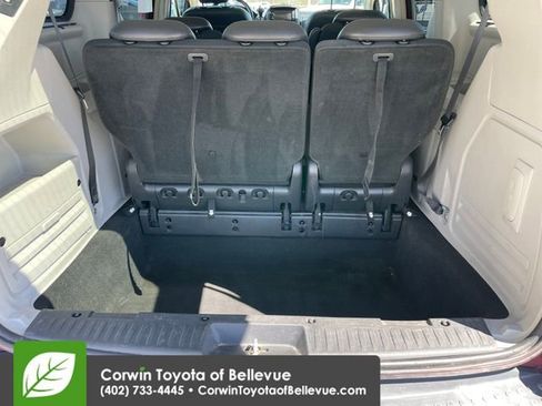 Used 2009 Chrysler Town & Country Touring image 29