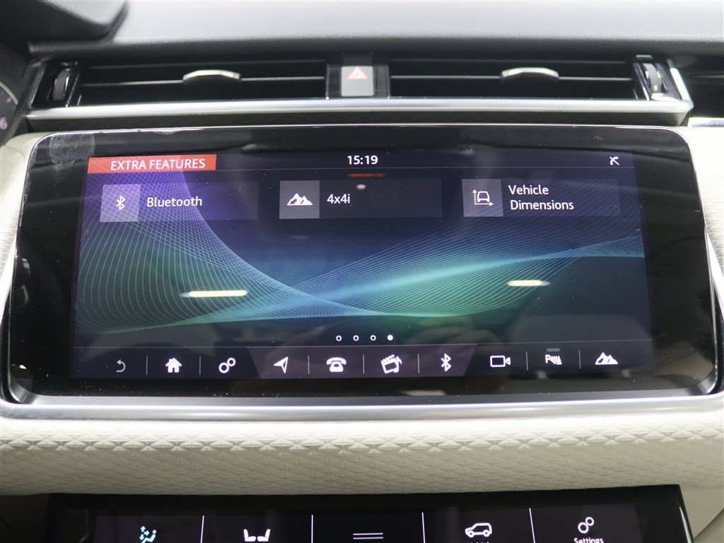 Used 2020 Land Rover Range Rover Velar S AWD/4WD image 24
