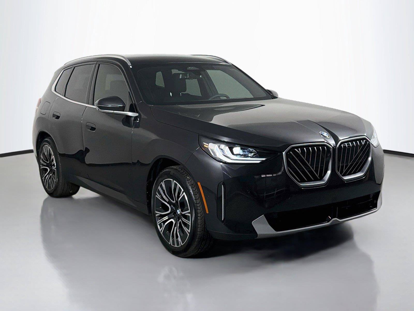 Used 2026 BMW X3 xDrive30i w/ Premium Package AWD/4WD image 3