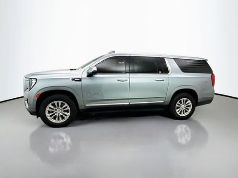 Used 2024 GMC Yukon XL SLT w/ SLT Luxury Package image 4