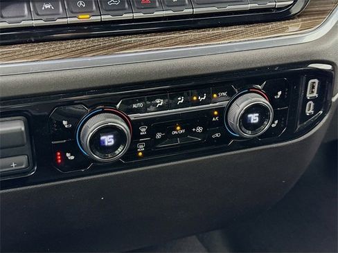 Used 2025 Chevrolet Silverado 1500 LT image 17