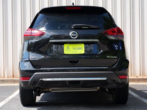 Used 2018 Nissan Rogue SV w/ Sun & Sound Touring Package AWD/4WD image 10