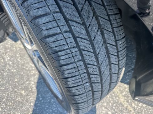 Used 2025 Mercedes-Benz CLA 250 4MATIC image 32