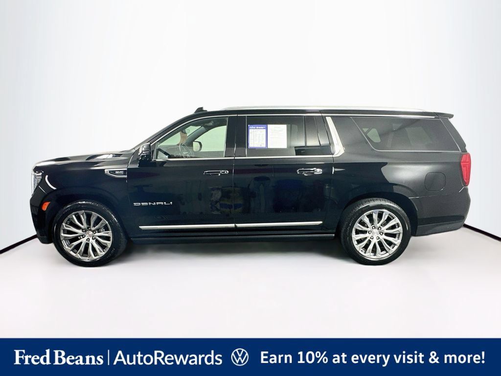 Used 2022 GMC Yukon XL Denali w/ Advanced Technology Package AWD/4WD image 5