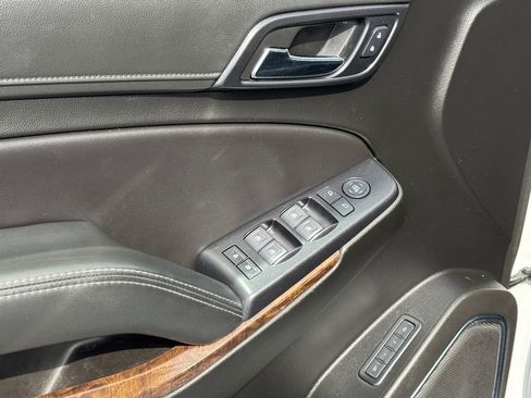 Used 2019 Chevrolet Suburban LT image 30