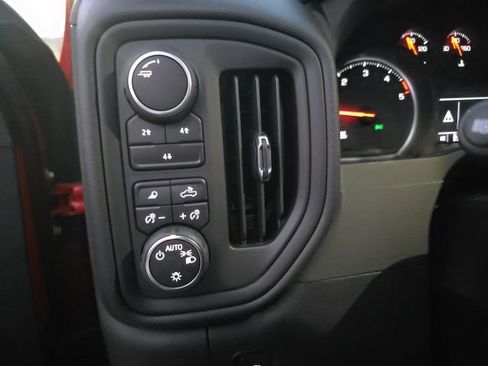 Used 2025 Chevrolet Silverado 2500 Custom w/ Custom Value Package image 12