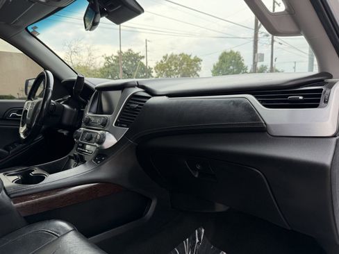 Used 2018 GMC Yukon XL SLT image 16