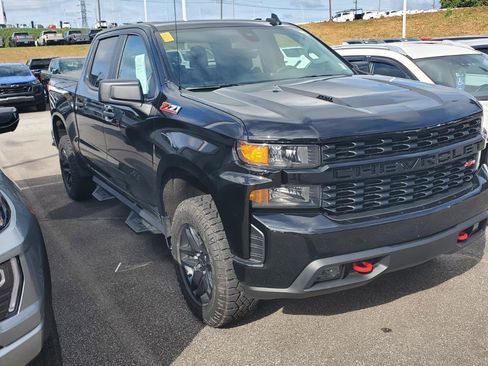 Used 2021 Chevrolet Silverado 1500 Custom Trail Boss w/ Midnight Edition AWD/4WD image 2