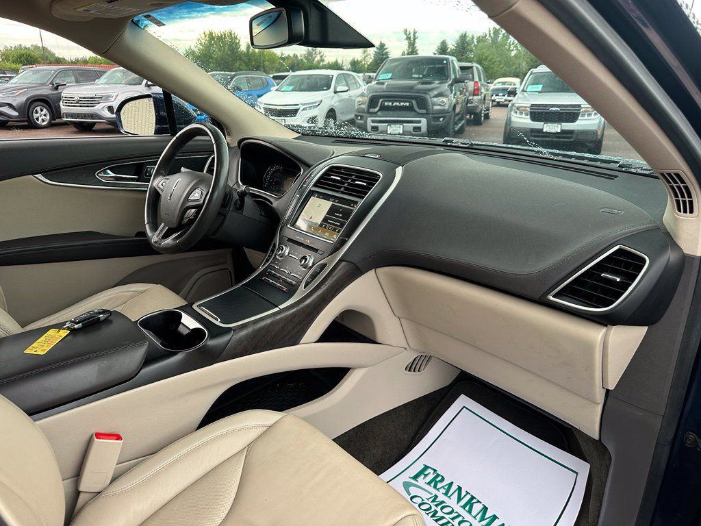 Used 2017 Lincoln MKX Select w/ Select Plus Package AWD/4WD image 31