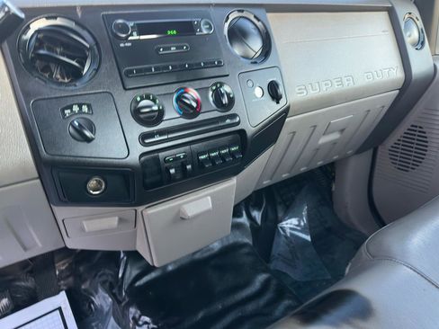Used 2008 Ford F550 4x4 Regular Cab Super Duty image 23