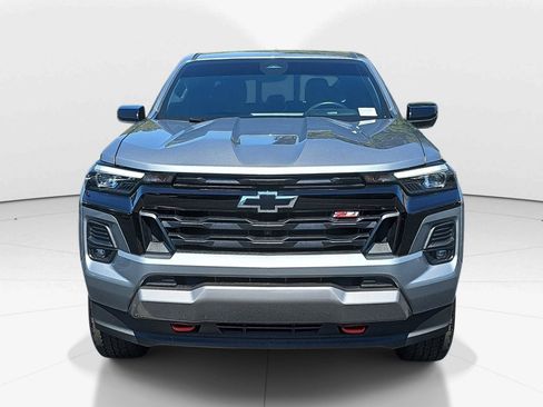 Used 2024 Chevrolet Colorado Z71 w/ Z71 Convenience Package 2 AWD/4WD image 8