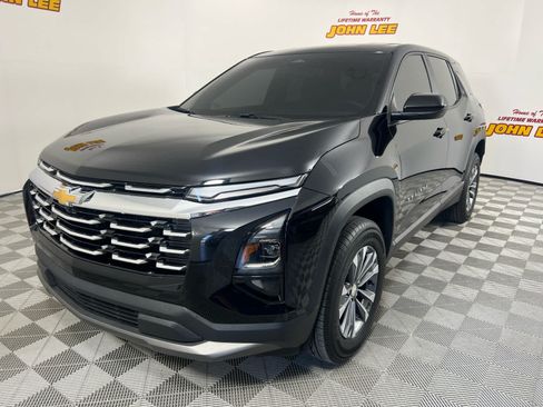 Used 2025 Chevrolet Equinox LT FWD image 1