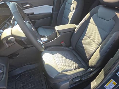 New 2026 Chevrolet Trax LT w/ Sunroof Package image 20