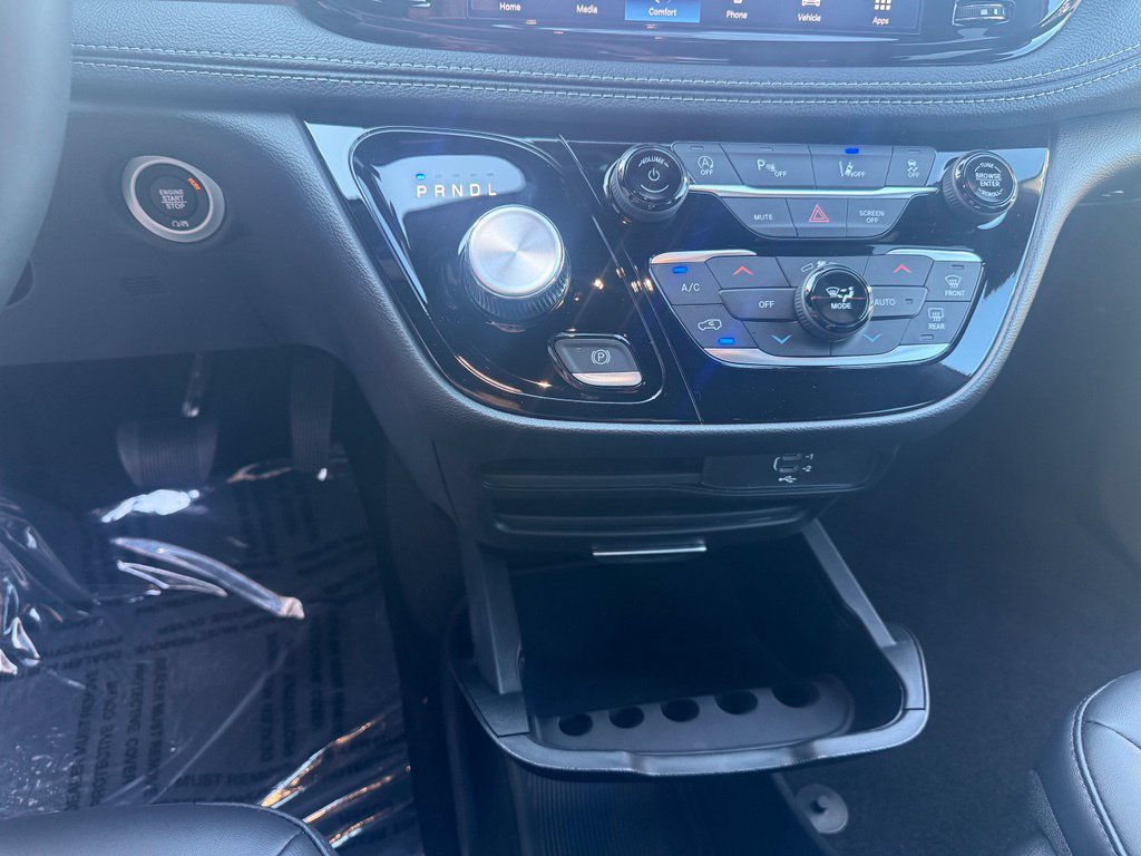 New 2027 Chrysler Pacifica Select FWD image 31